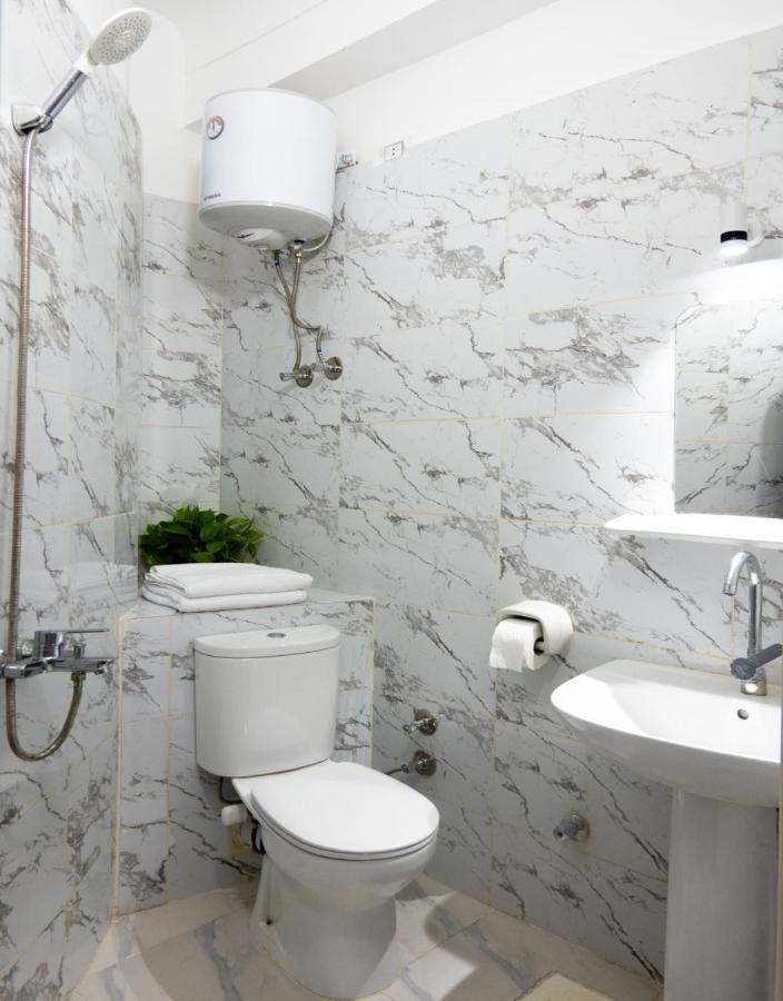 White Flat Aparthotel