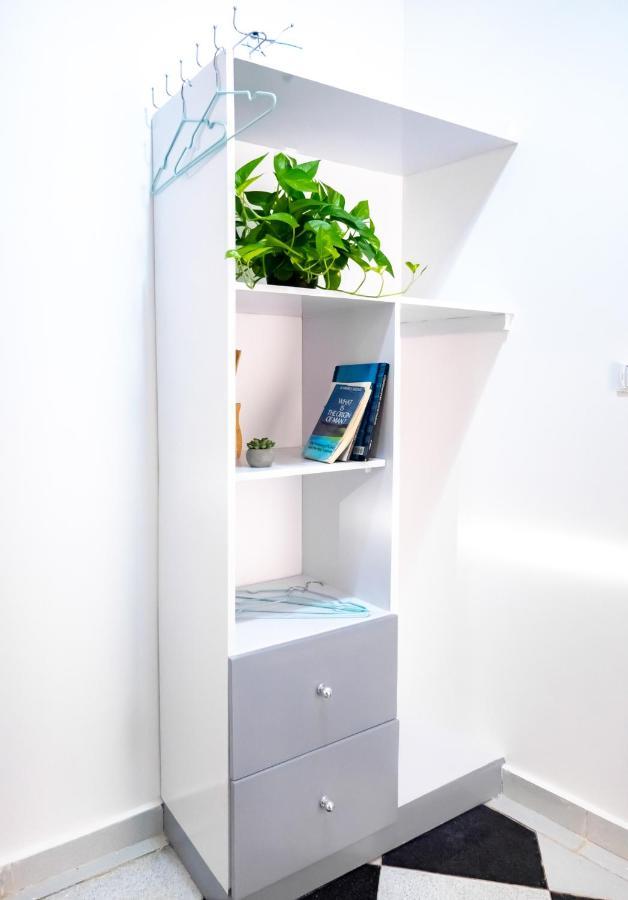 White Flat Aparthotel